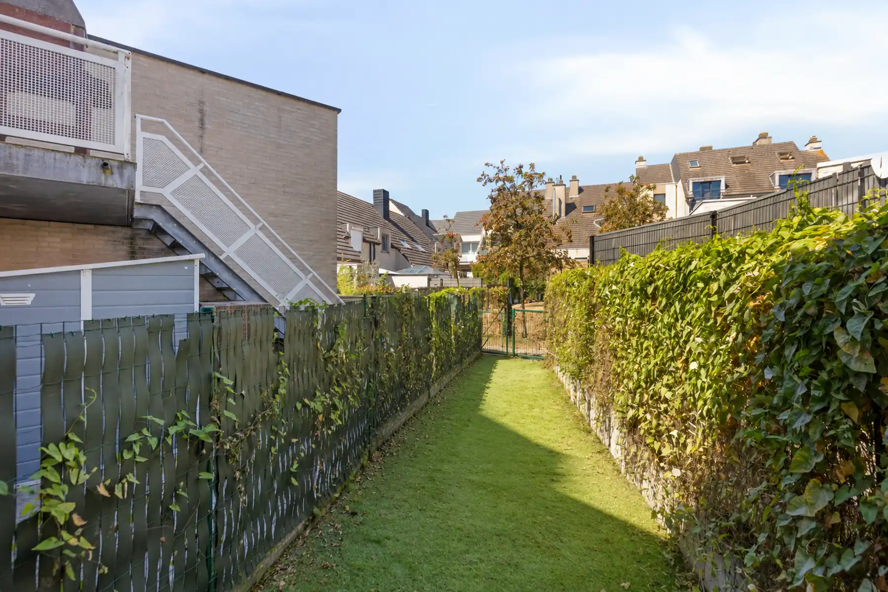 Recente energiezuinige woning met garage en zonnepanelen foto 18