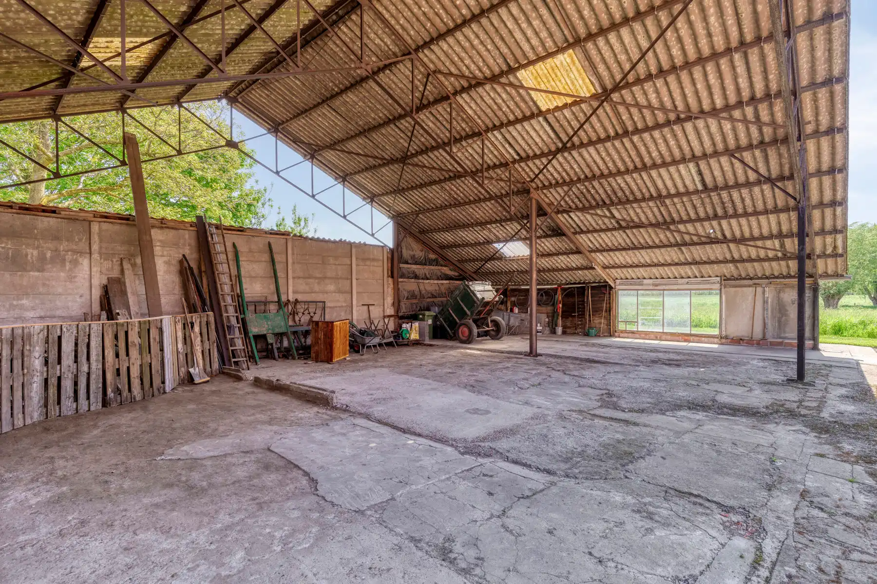 Ruime authentieke hoeve op een perceel van 47.440m². foto 19