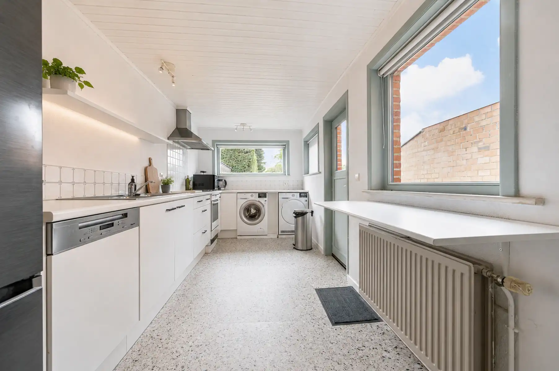 gerenoveerde woning met 3 slaapkamers en tuin  foto 4