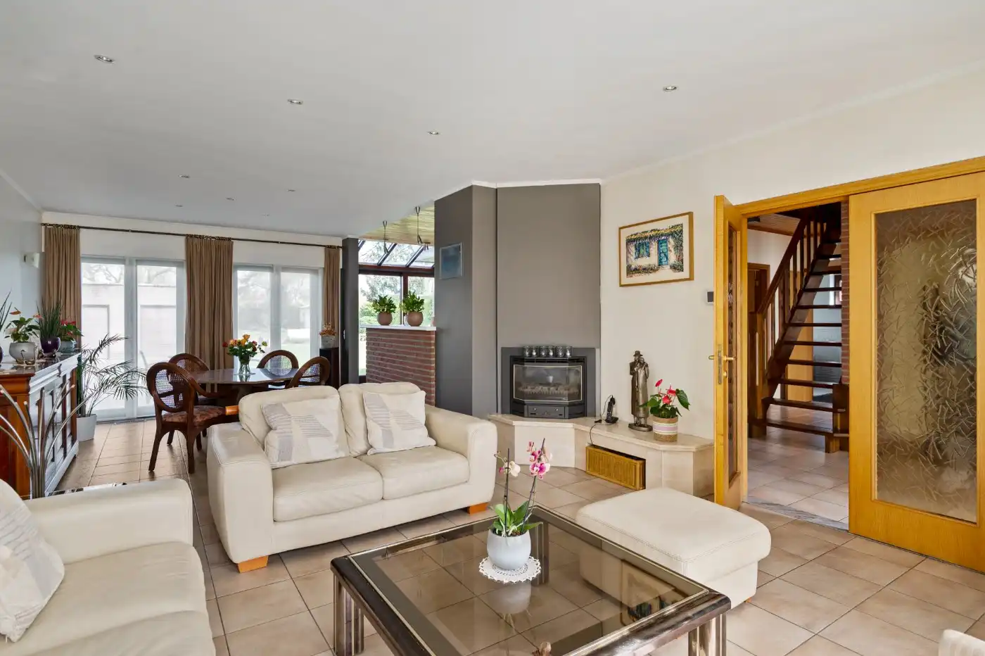 Instapklare, vrijstaande woning met 4 slpk., garage en grote tuin foto 4