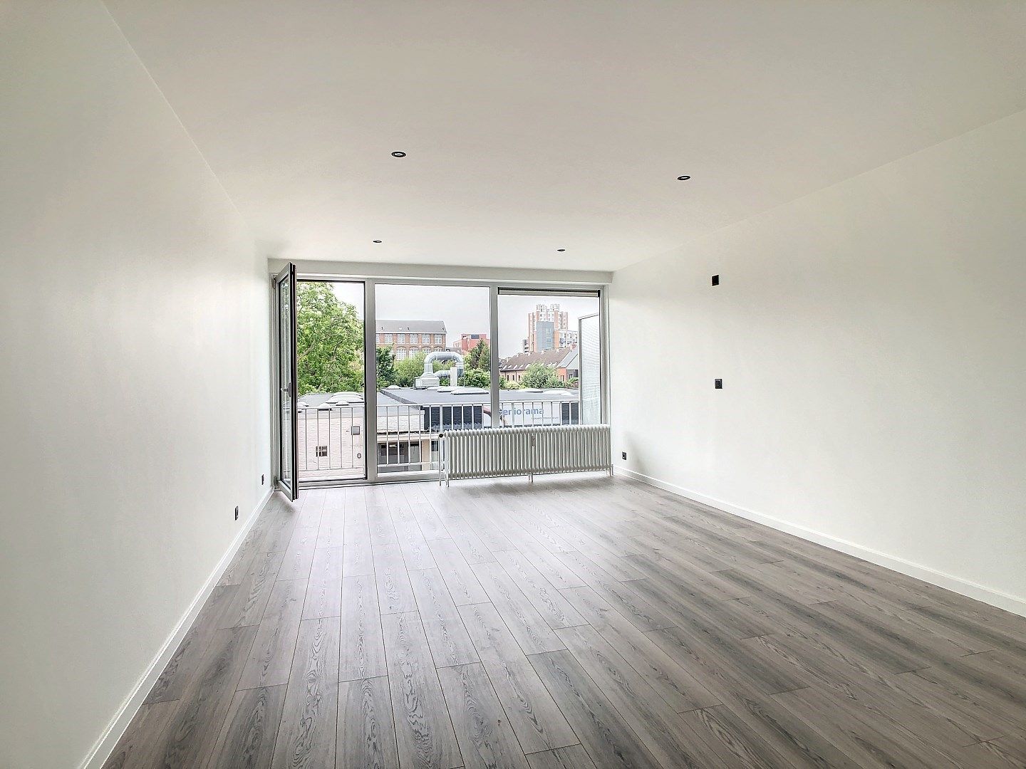  Volledig gerenoveerde studio – EPC: 104 kWh/m² - Bewoonbare oppervlakte: 34 m² foto 3