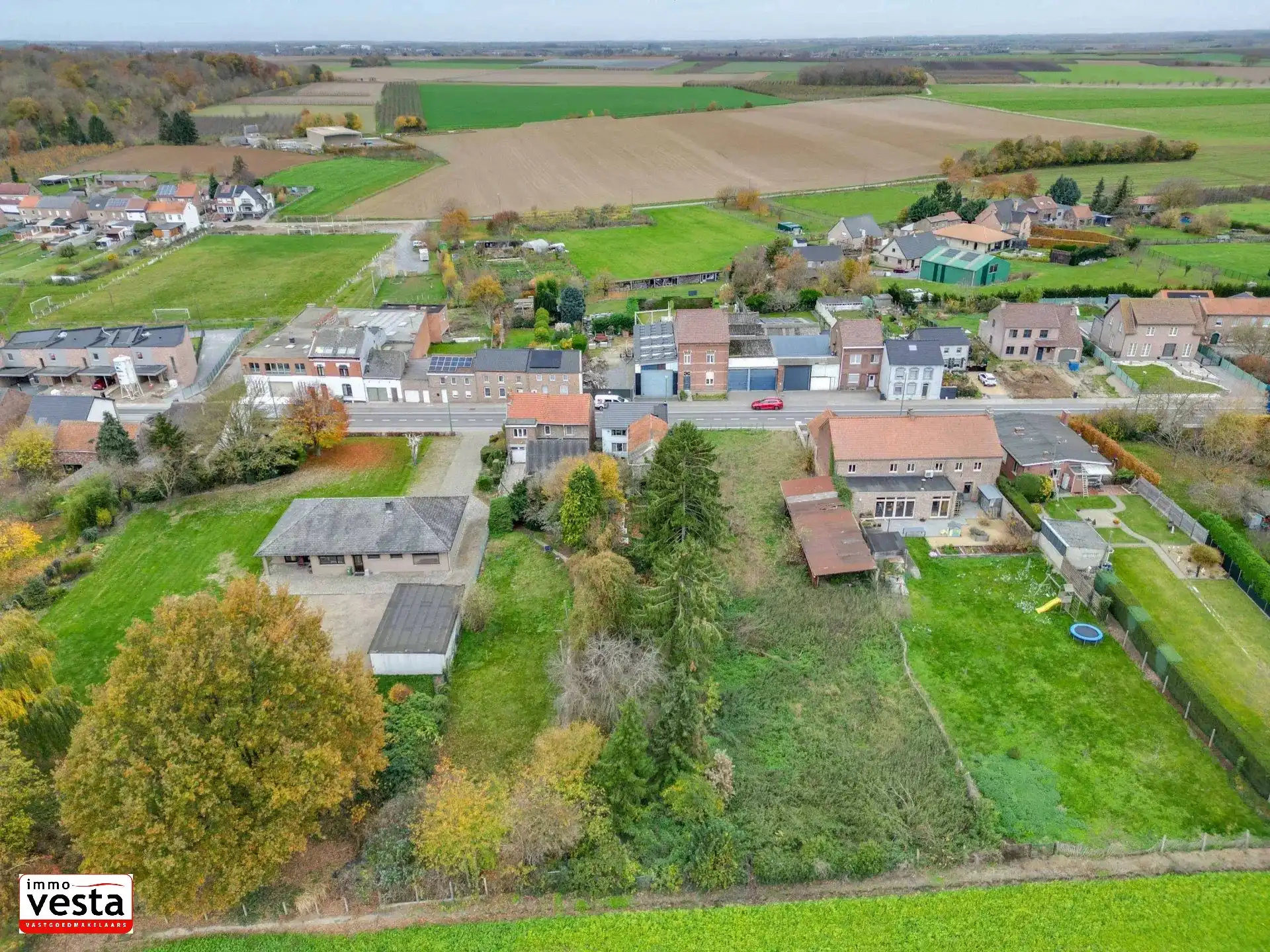 Te renoveren woning op goede locatie foto 5