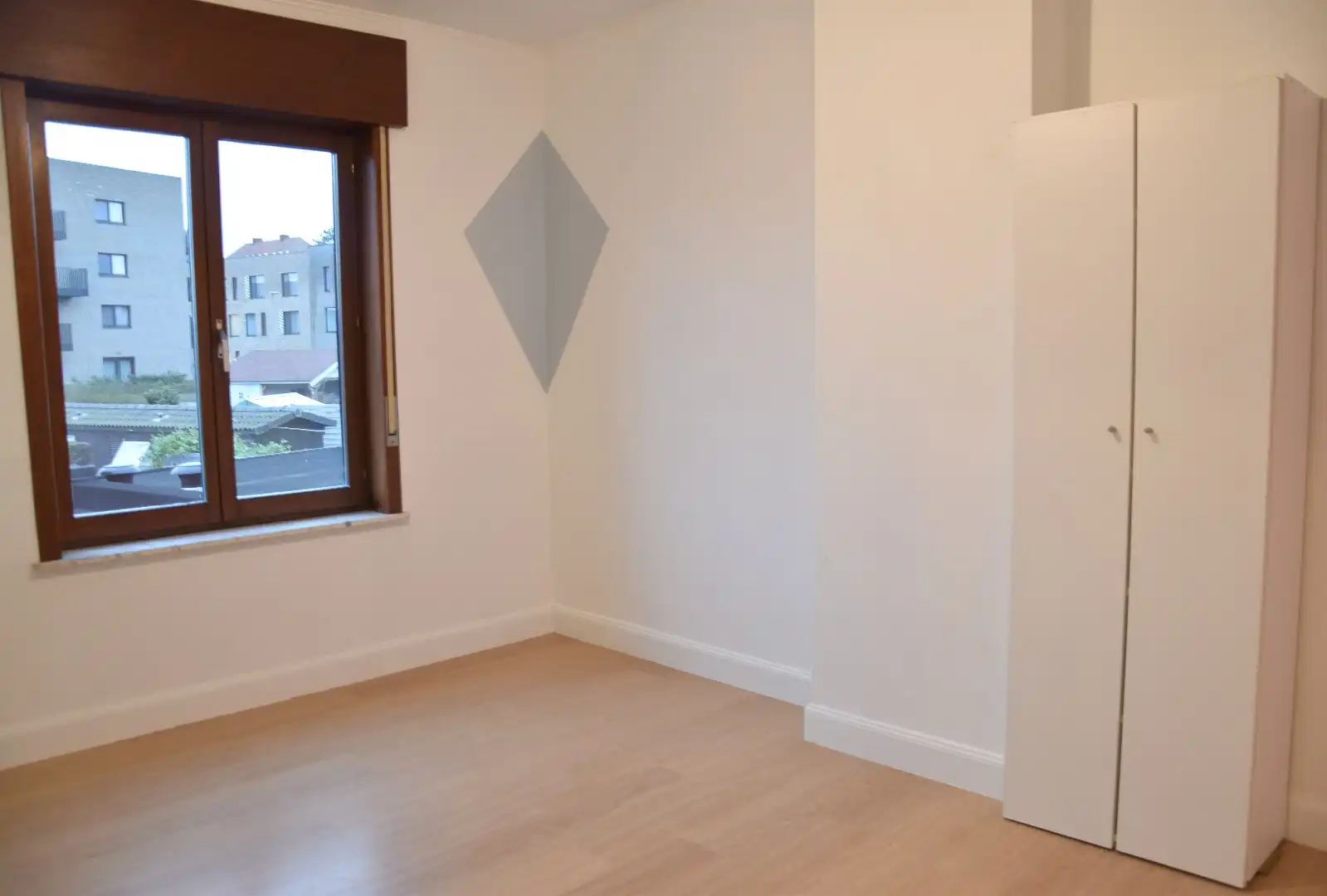 Vernieuwde rijwoning met 3 slaapkamers en een mooi stukje tuin te koop in Bellegem foto 11