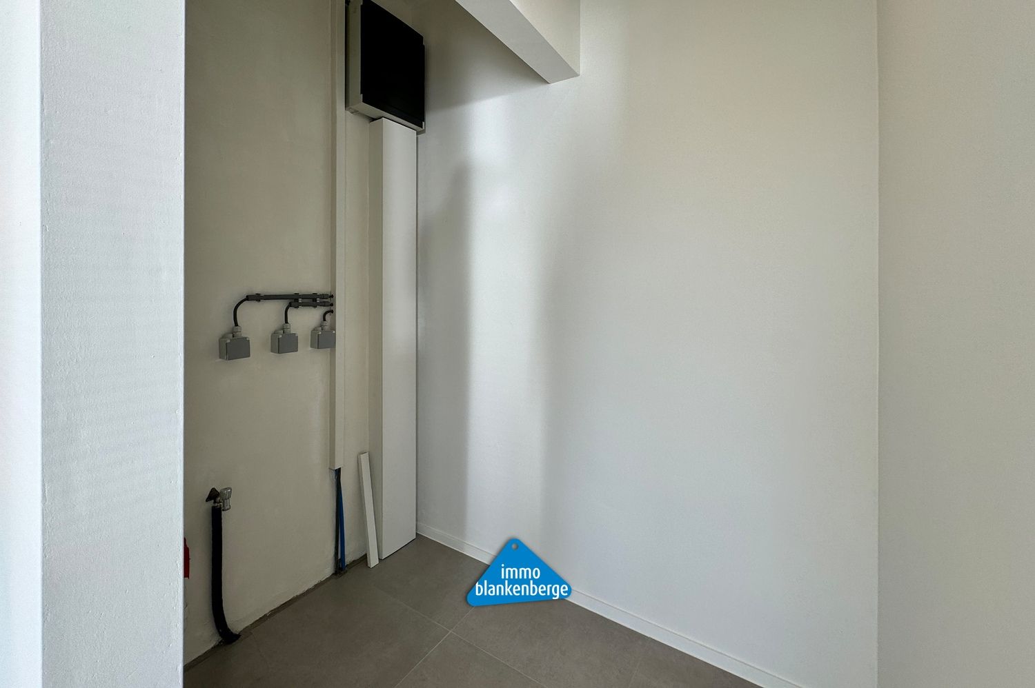Modern Gerenoveerd Appartement met 2 Slaapkamers foto 12