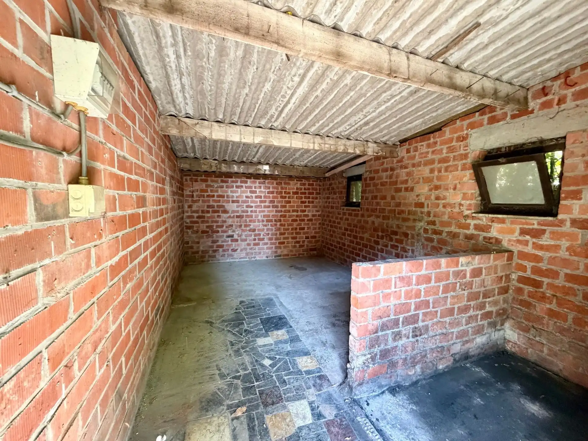 Vrijstaande woning op 25 are met uitzonderlijk renovatiepotentieel in het groen. foto 33