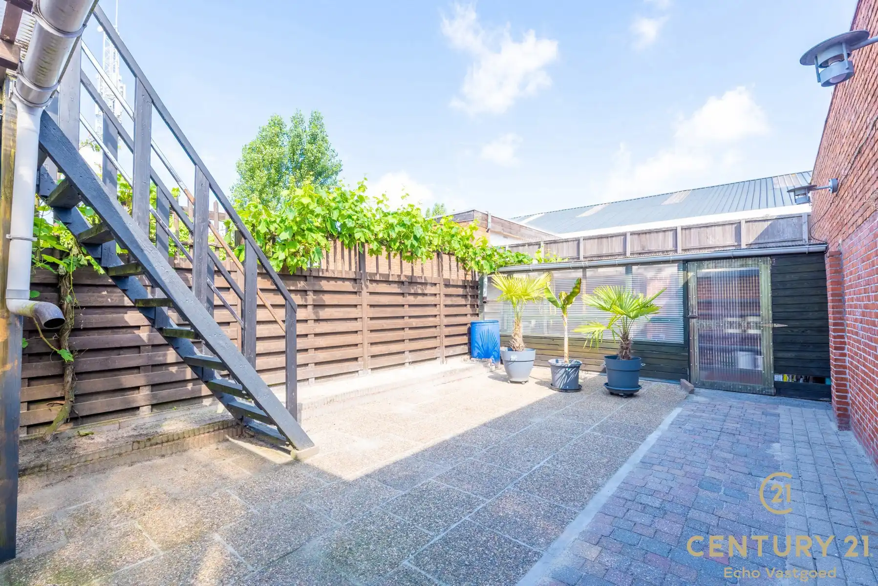 Ruim, startklaar handelspand met woonst op toplocatie foto 16