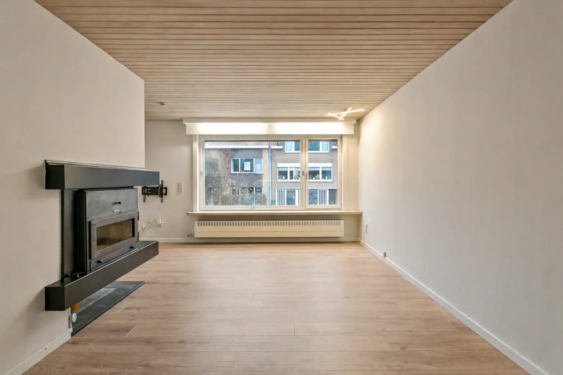Ruime woning met 4/5 slpks op rustige ligging te Assebroek foto 4