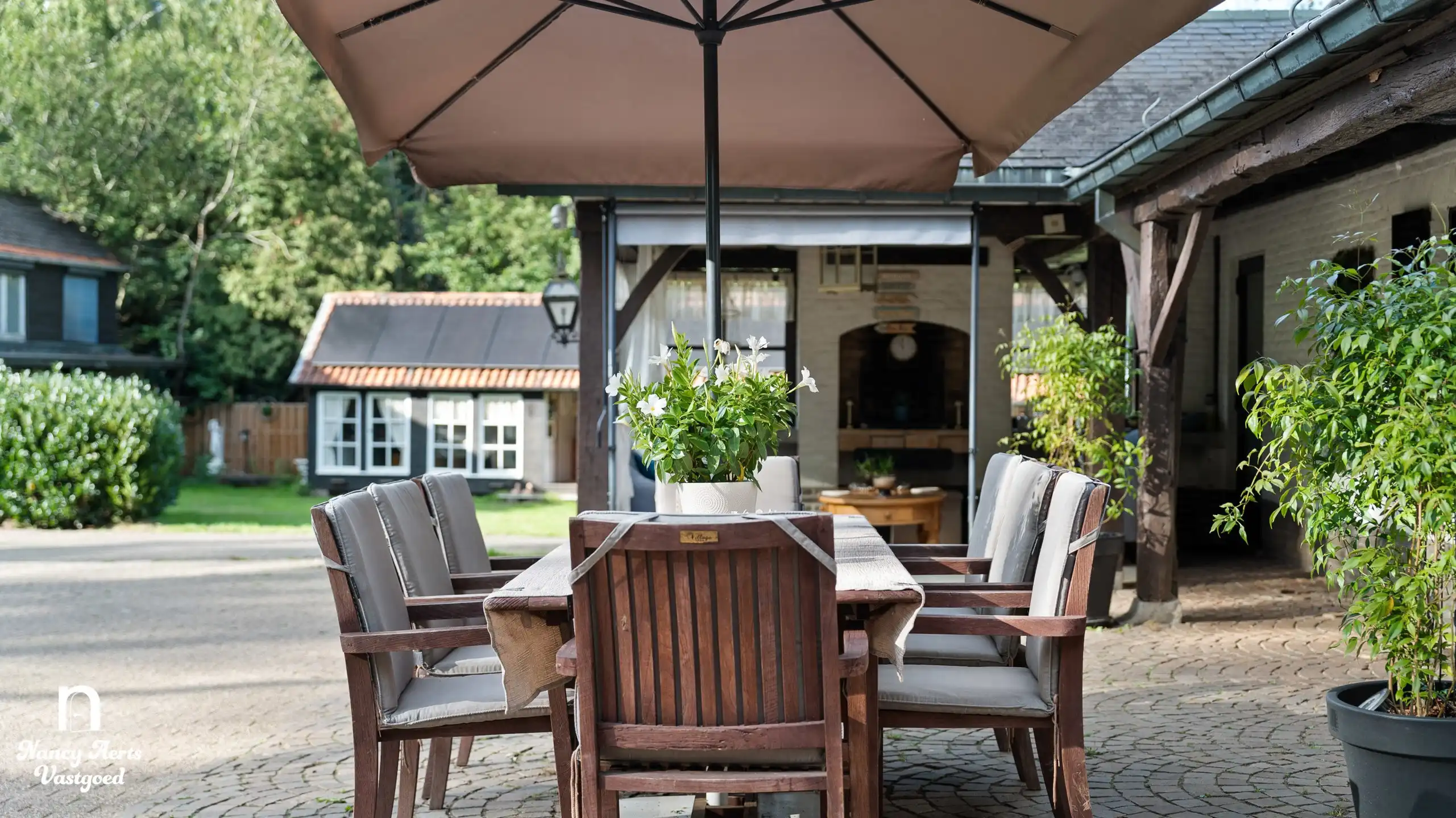 Exclusief landgoed op 1,28 ha met villa en paardenstallen foto 25