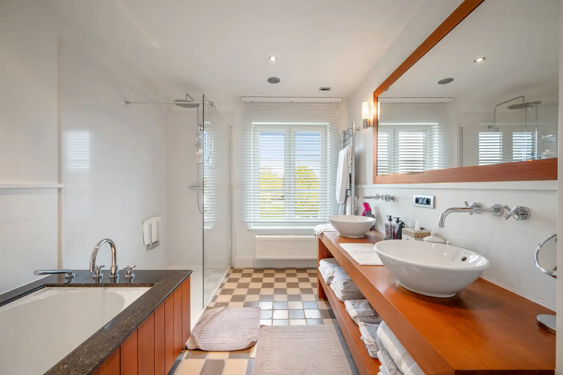 Prachtige villa in tijdloze architectuur te SCHRIEK foto 20