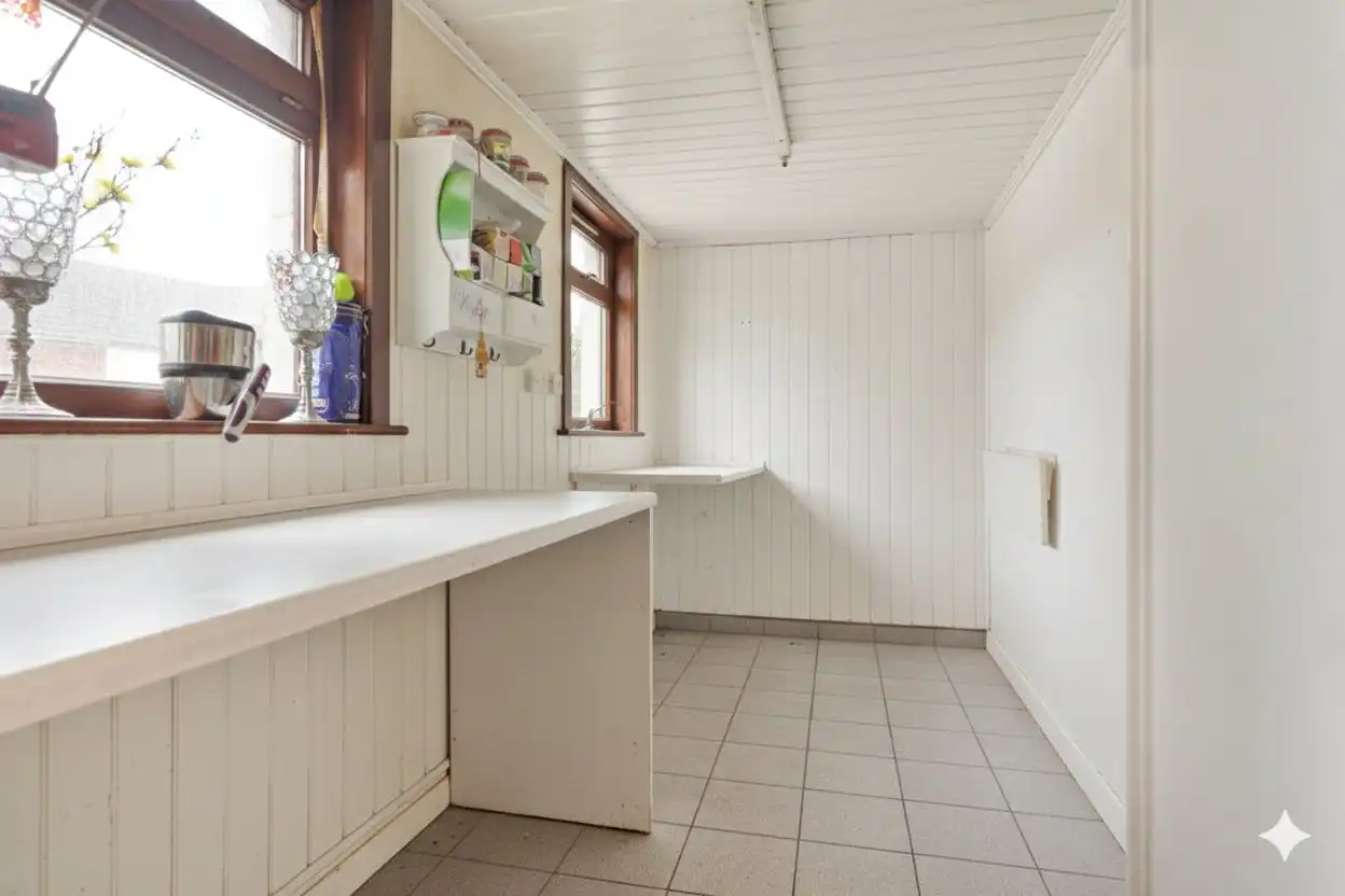 Instapklaar huis te koop nabij het centrum van Izegem. foto 12