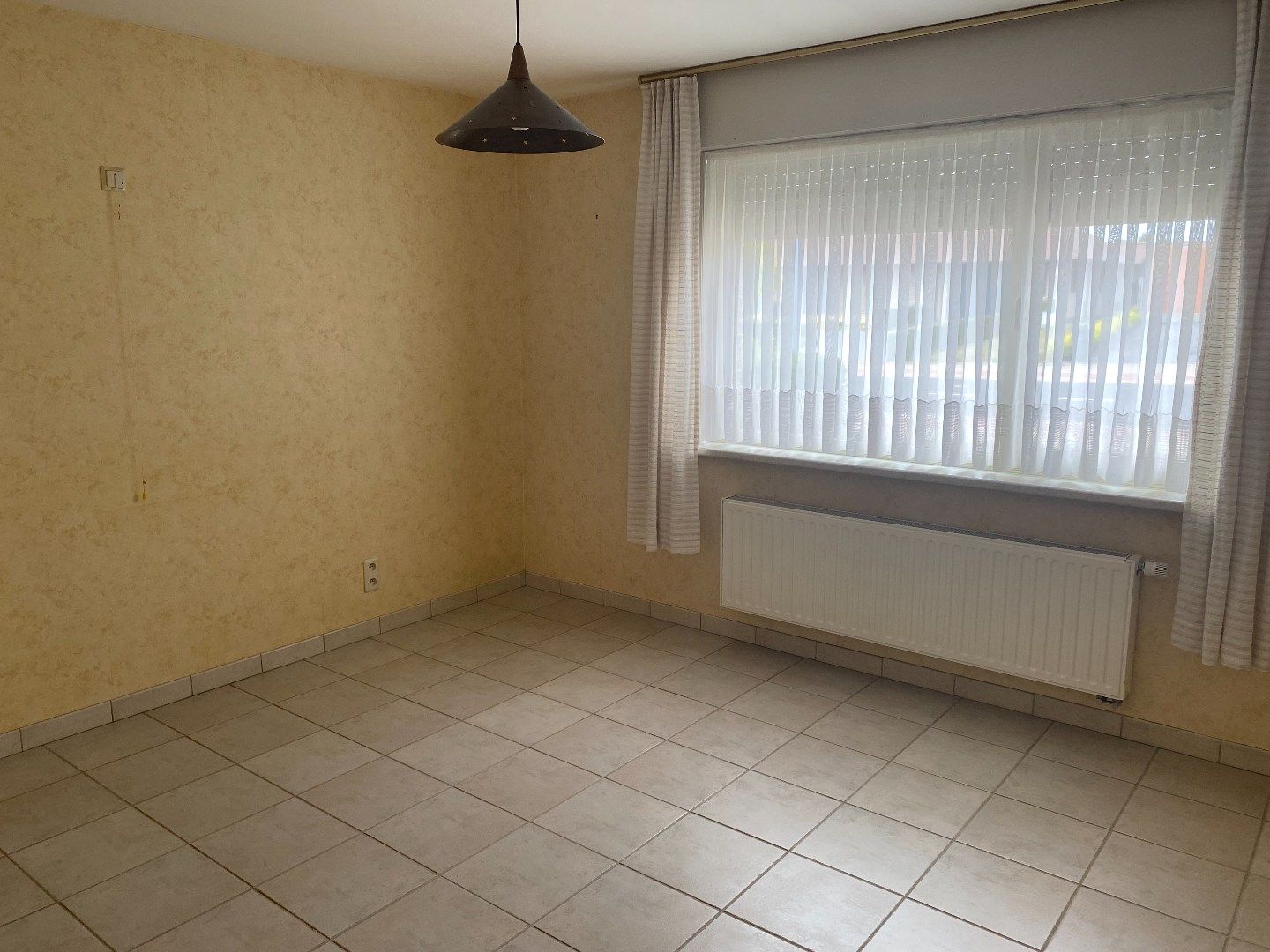 Te Huur: Alleenstaande Bungalow met Ruime Tuin in Wijtschate foto 13