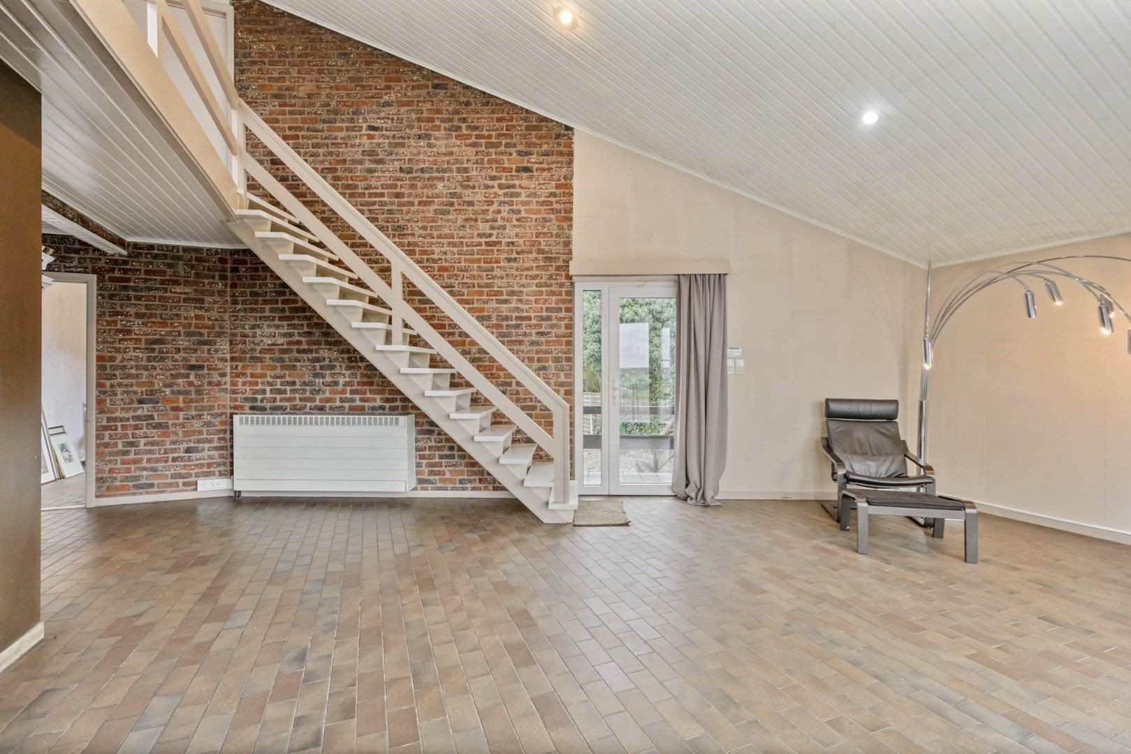 Vrijstaande woning met ruime tuin - Rustig gelegen in doodlopende straat Tongeren-Overrepen foto 4