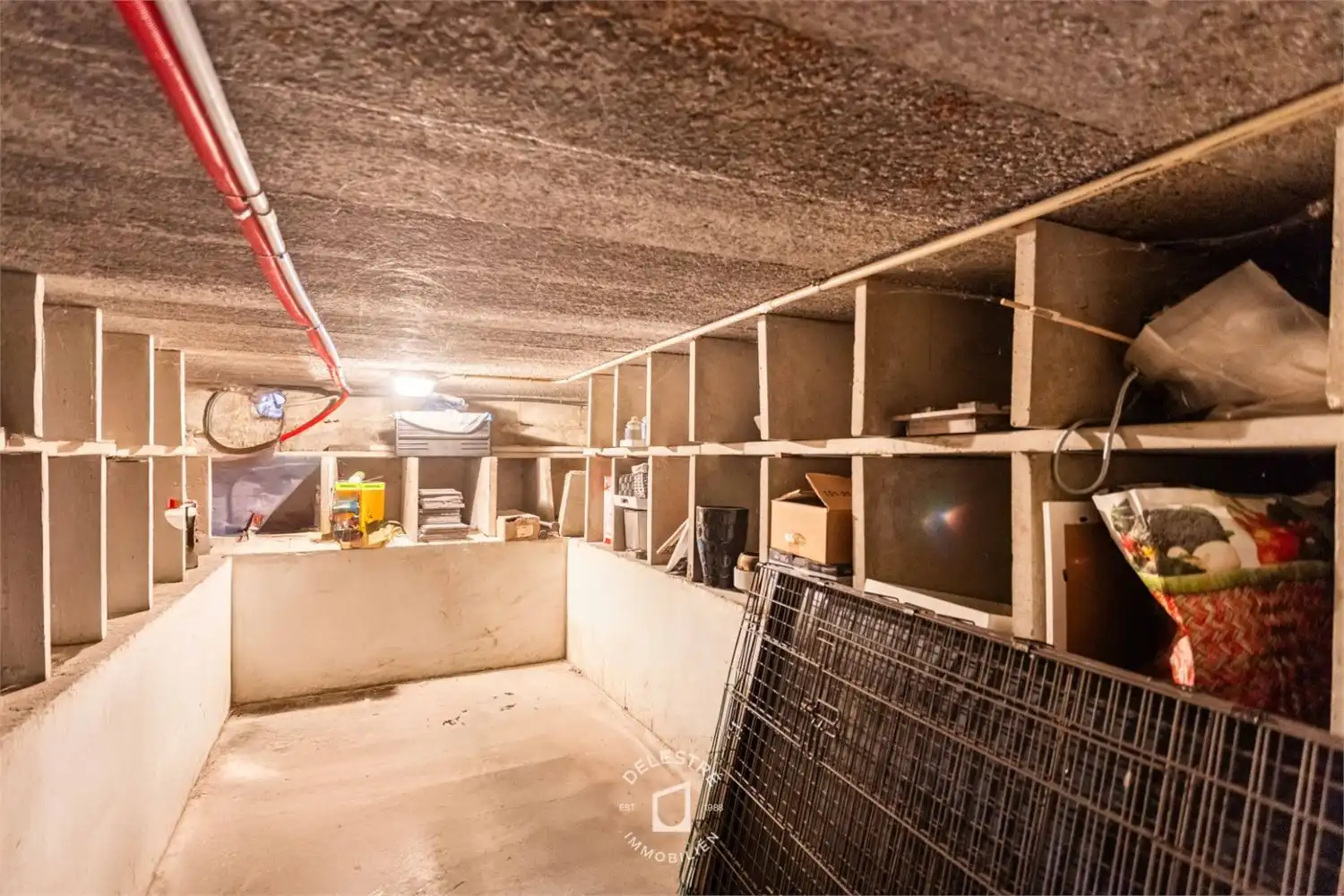 ** IN OPTIE **&nbsp;GERENOVEERDE WONING MET 6 SLPK. EN TUIN foto 33