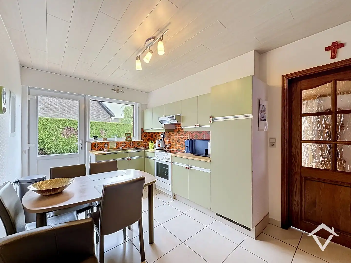 Gelijkvloerse woning met 3 slaapkamers, tuin en garage in een doodlopende straat te Roeselare foto 6