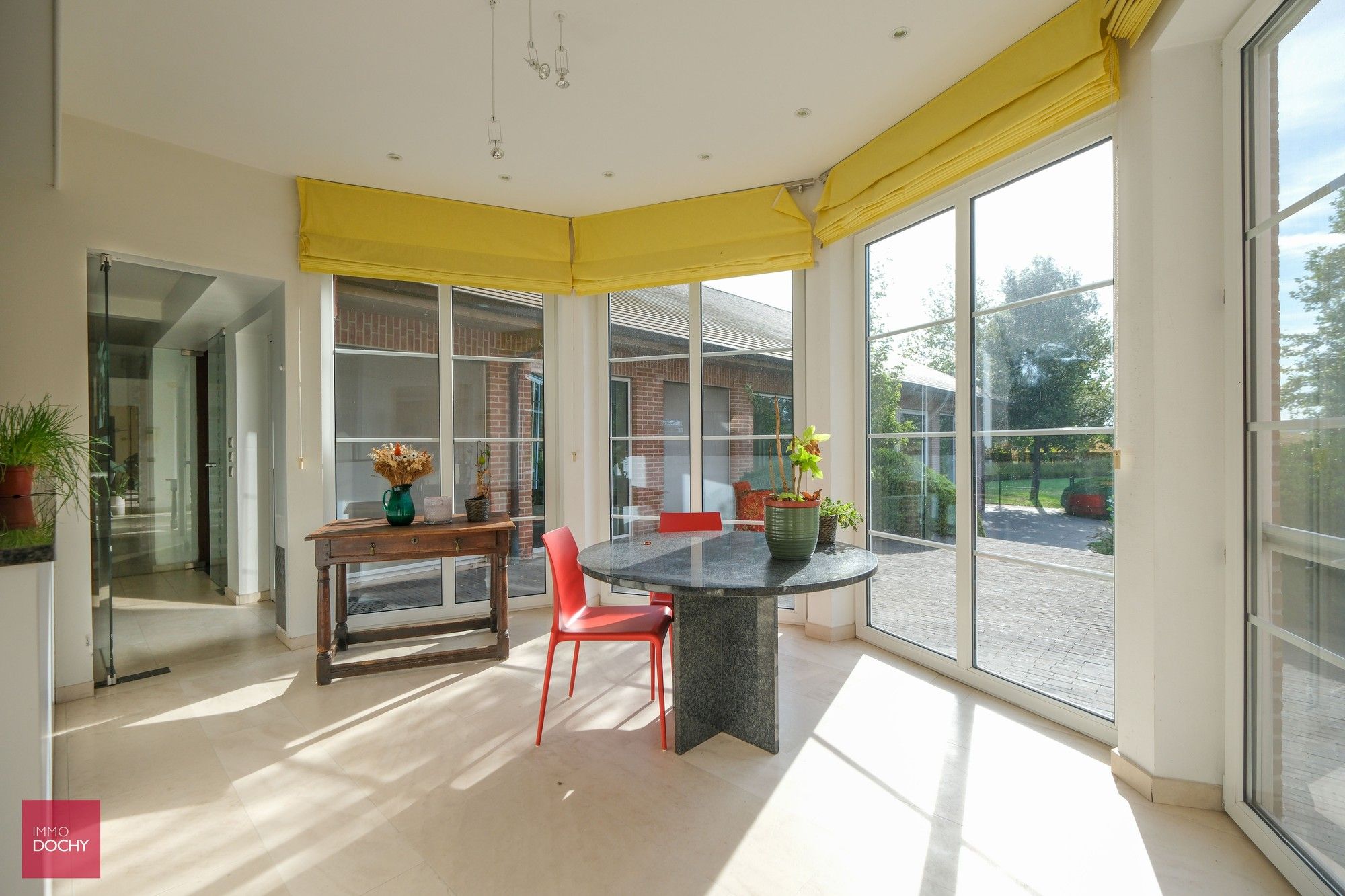 Rustig en residentieel gelegen ruime villa aan Hoog-Kortrijk foto 11