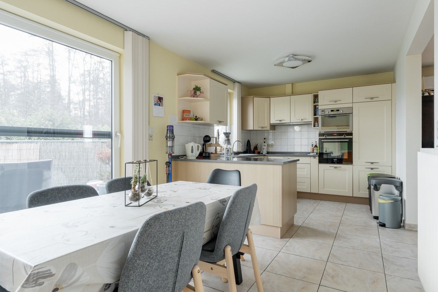 Ruim duplex appartement met 3 slaapkamers, staanplaats en berging te Pelt foto 11