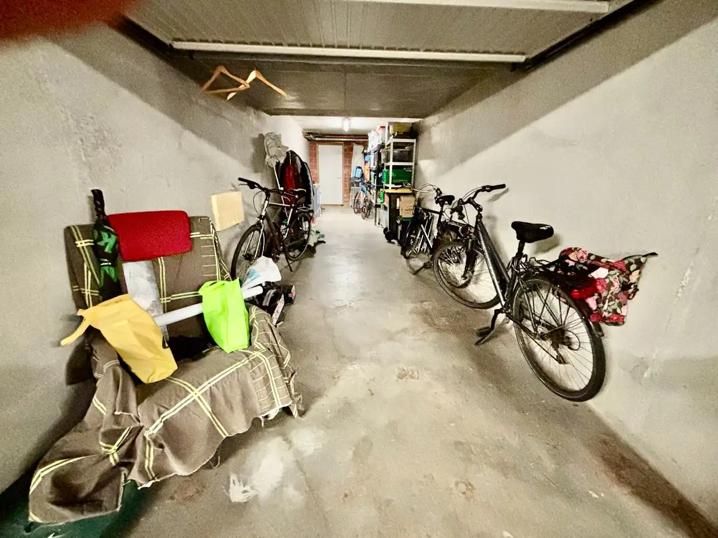 Ruim duplexappartement met dubbele garage te Kachtem. foto 20
