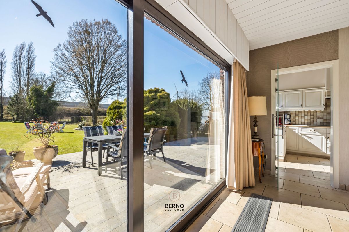 Ruime laagbouwvilla op een prachtig perceel van 2400m² foto 7