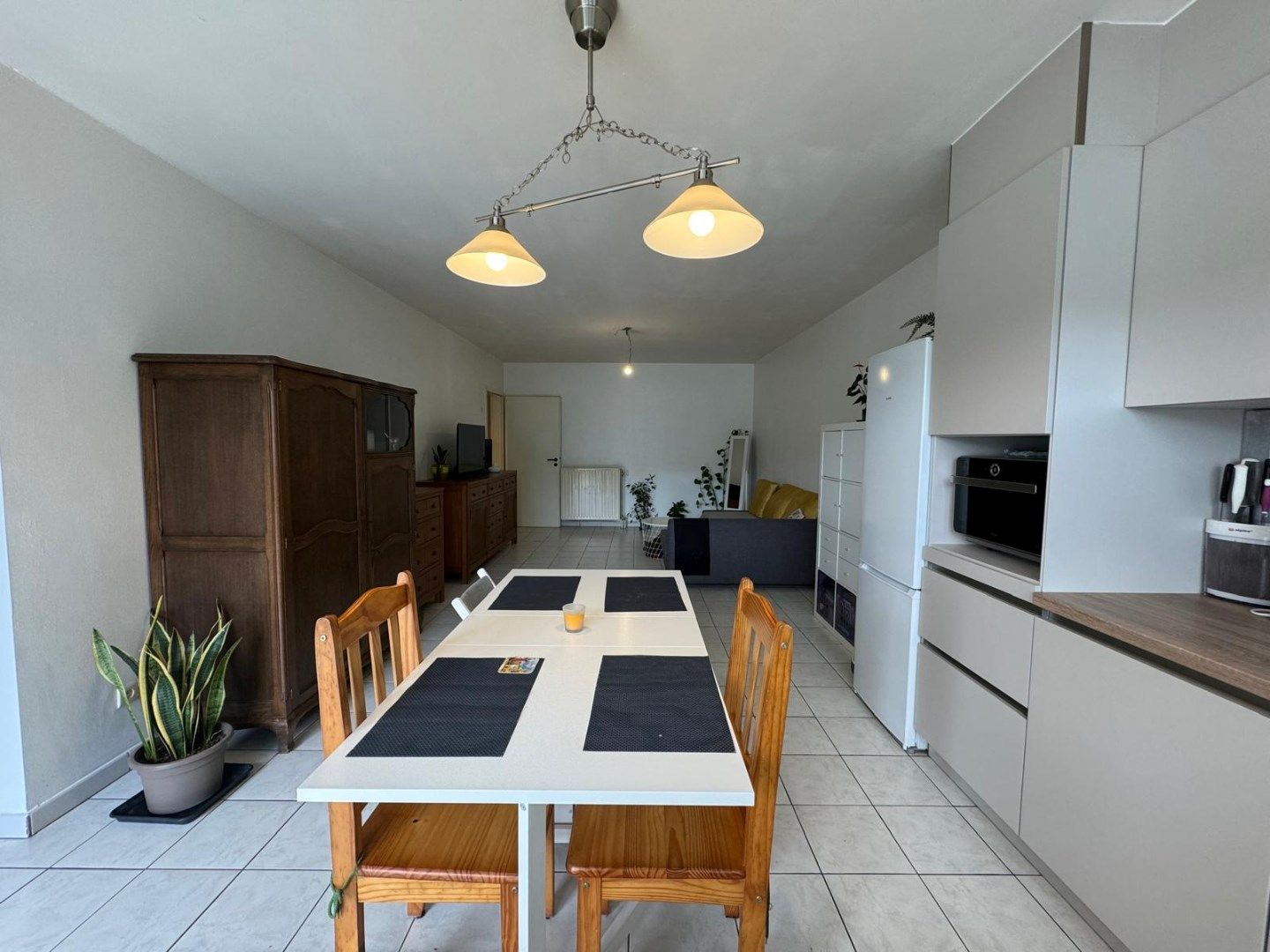 Op zoek naar een opbrengsteigendom met handelspand, 2 appartementen en 4 garages in hartje Merchtem? Welkom Home!  foto 13