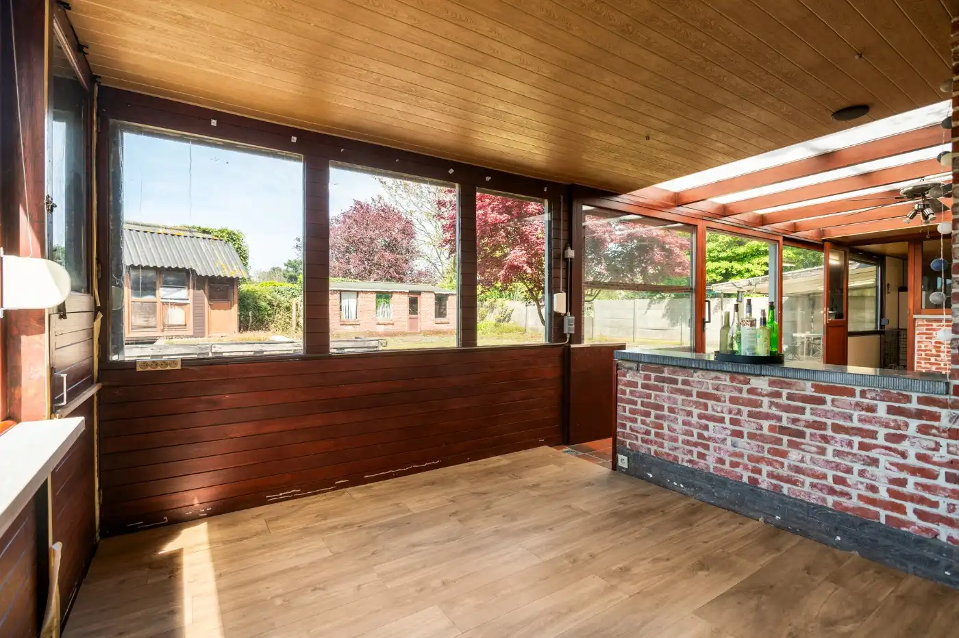 Charmante, te renoveren woning met ruime groene tuin foto 15