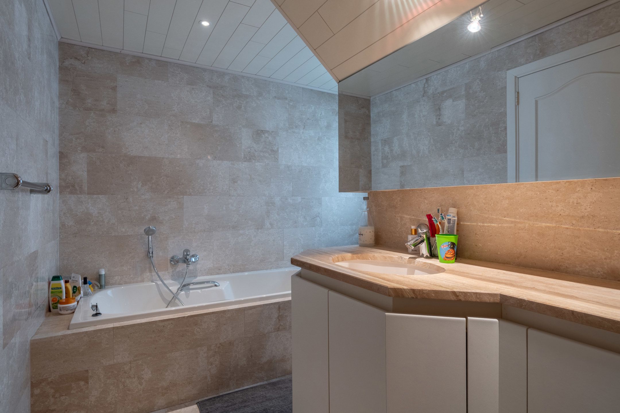 Ruime woning op gunstig gelegen perceel van 922 m² foto 25