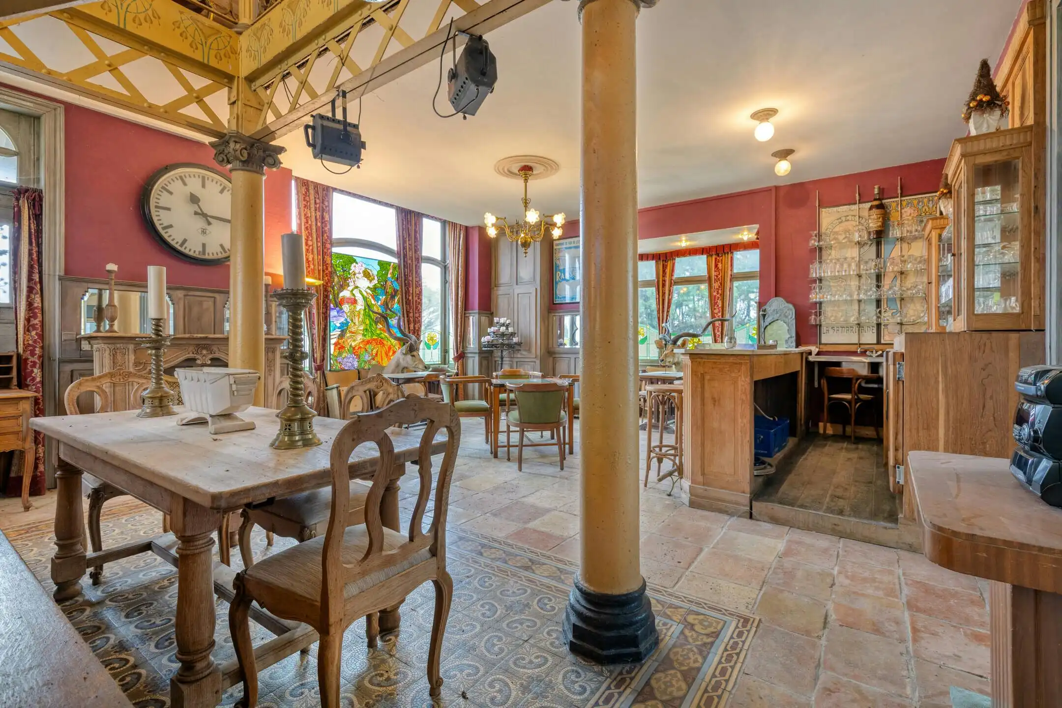 Uniek karaktervol pand met tal van mogelijkheden te Gistel foto 7