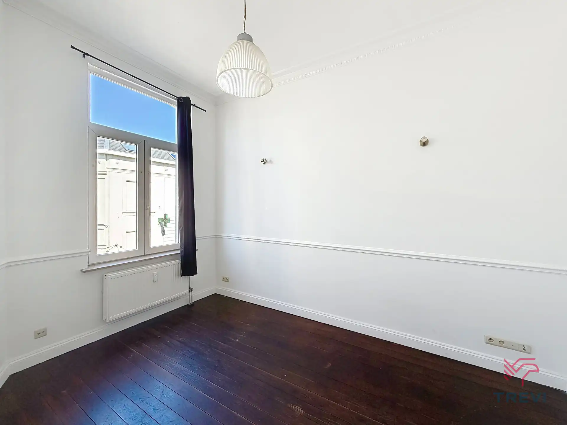 Ongemeubileerde studio, ideaal gelegen foto {{pictureIndex}}