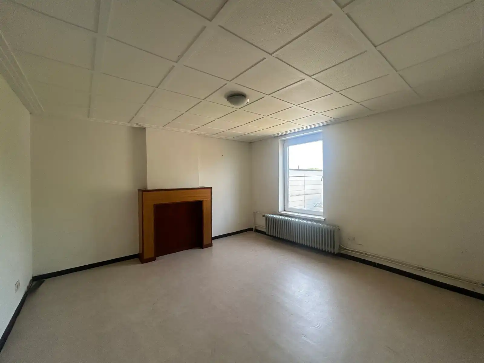 Op te frissen/ te renoveren woning nabij verbindingswegen foto 12