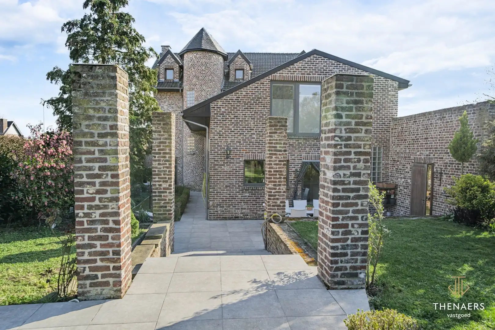 Karaktervolle en uitzonderlijk ruime woning met 5 slpks op&nbsp;een perceel van 36a 60ca. foto 48