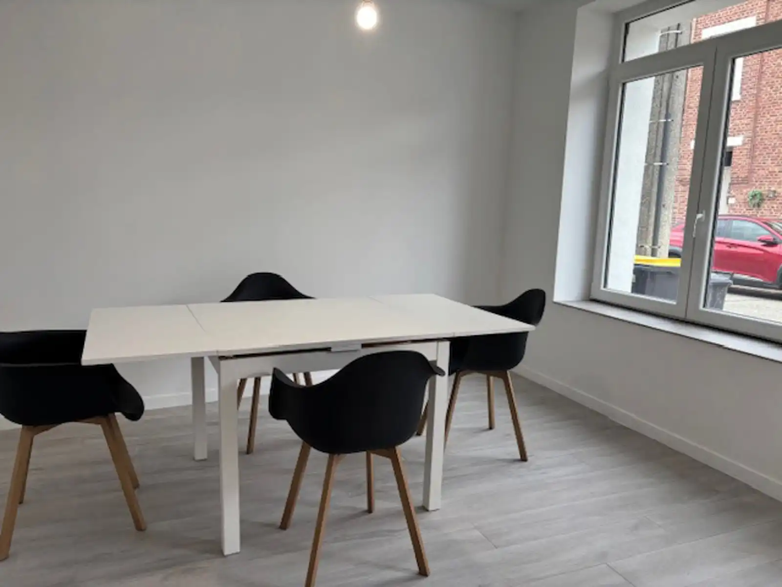 Volledig gerenoveerde woning 3 slpks te Landen (Walshoutem) foto 3