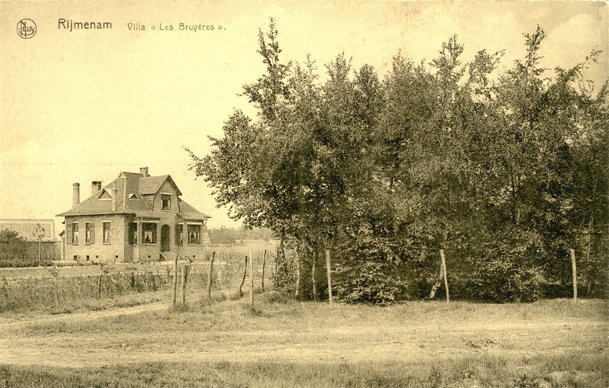 Hoofdfoto van de publicatie: Karakter villa 'Les Bruyères' met 3 bouwgronden