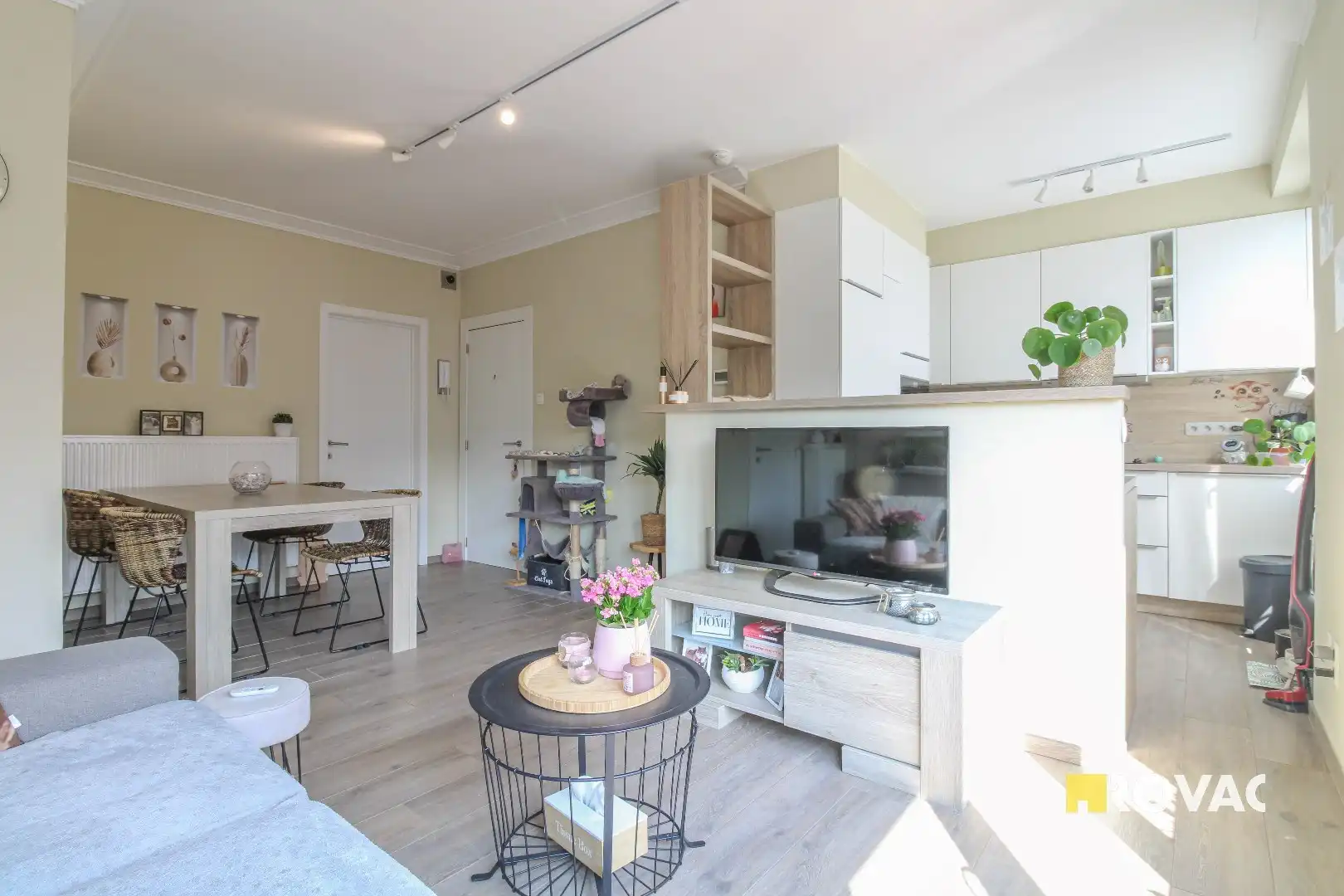 Volledig gerenoveerd en gemeubeld appartement met garage! foto 5