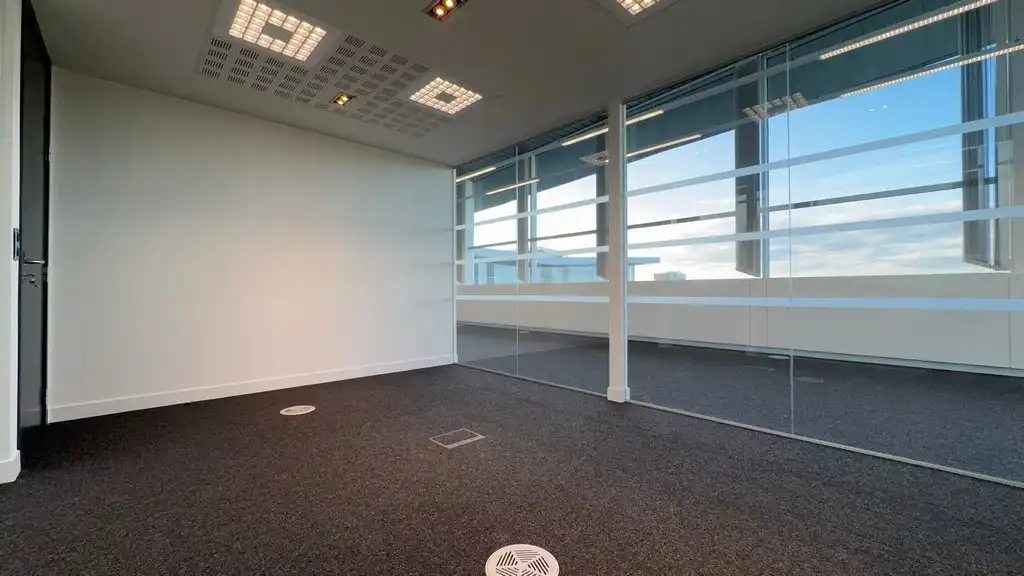 Standalone kantoorgebouw te koop langs R4 in Merelbeke-Melle foto 4