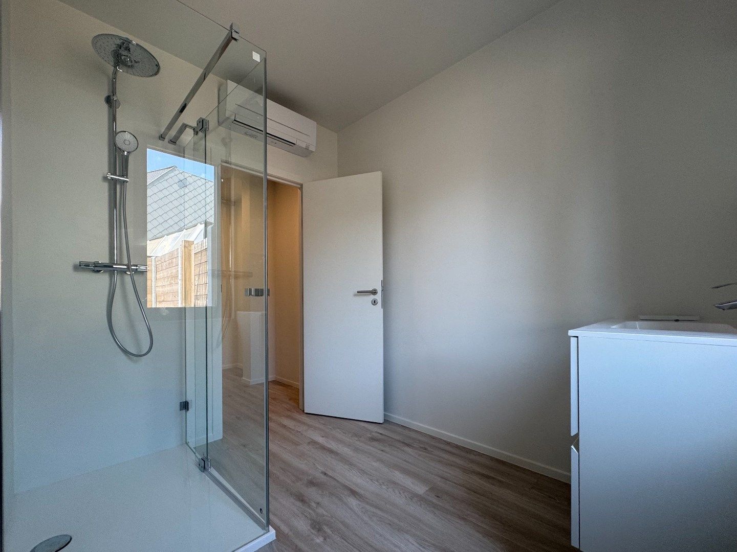 Volledig vernieuwd gelijkvloers-appartement in hartje Opwijk - 2 slpk foto 16
