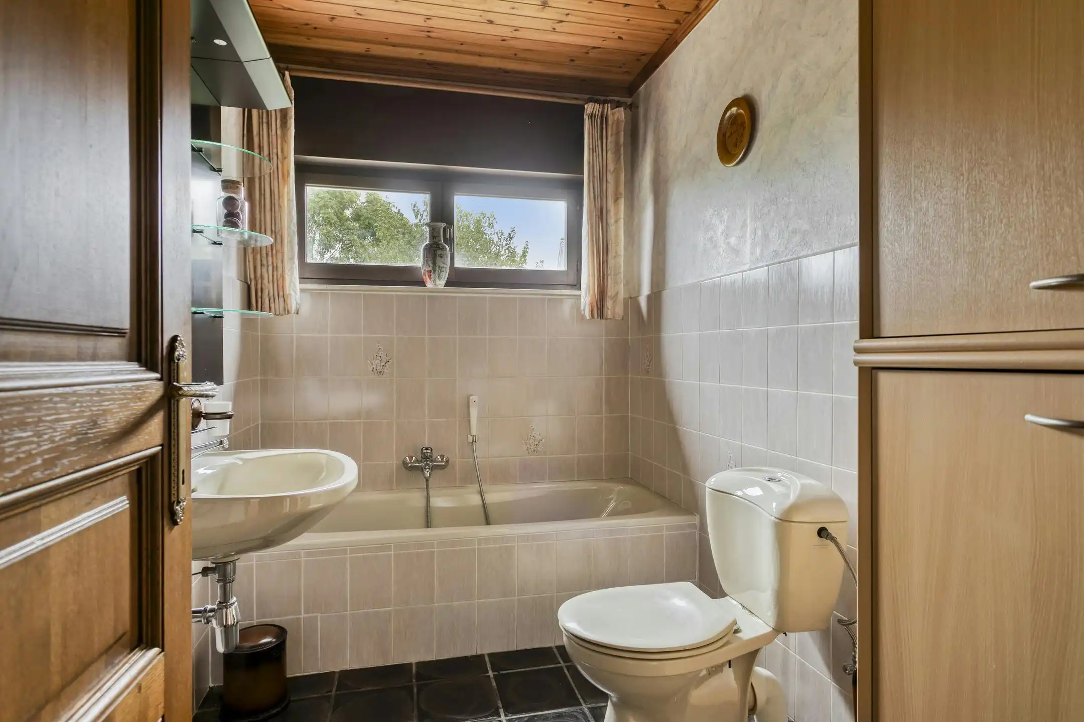 Gelijkvloers huis op ruim perceel te koop in Waregem foto 14