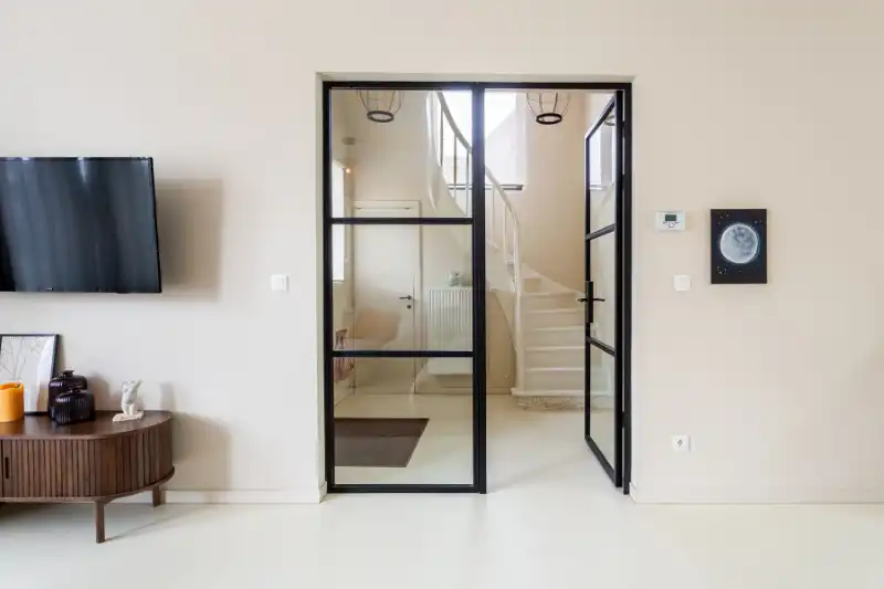 Prachtige woning met meerdere mogelijkheden, wonen en werken combineren of kangoeroewoning. foto 3