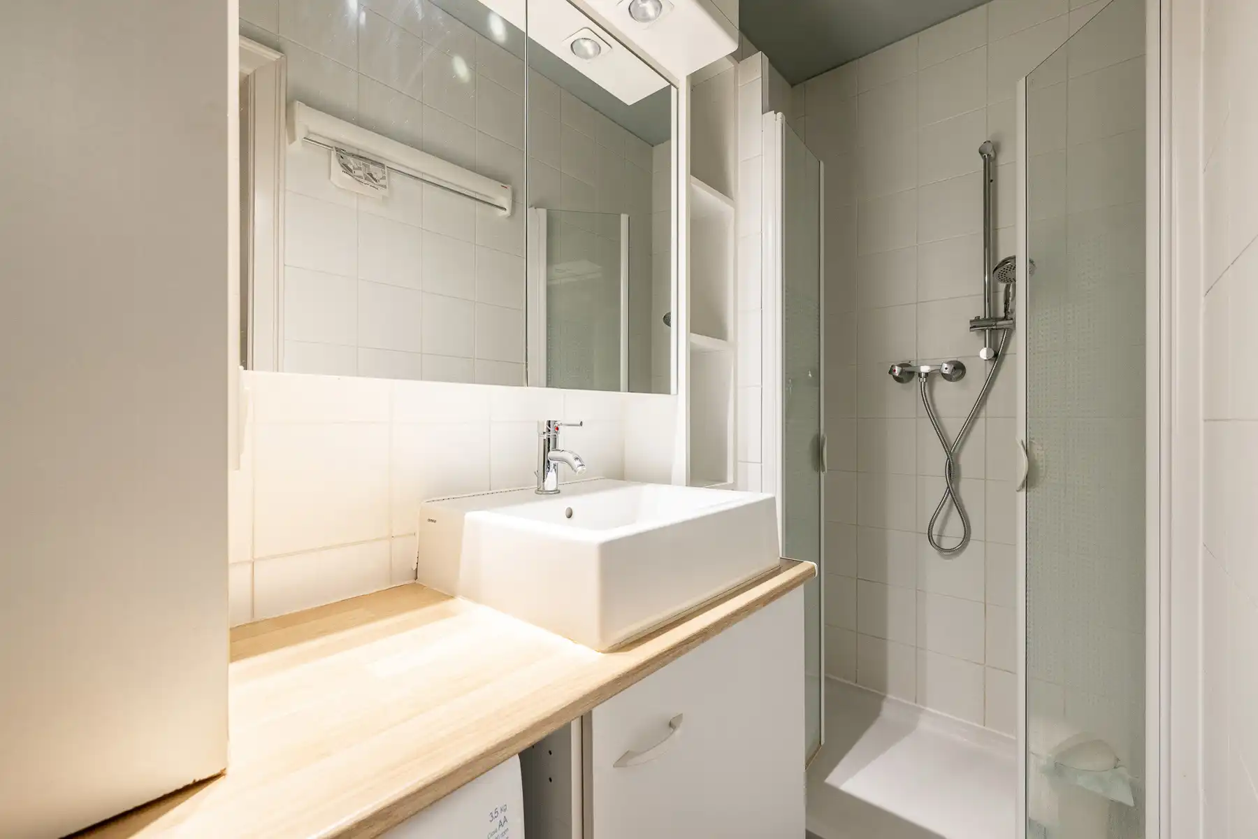 Gemeubeld, rustig gelegen appartement vlakbij de wandeldijk foto 12