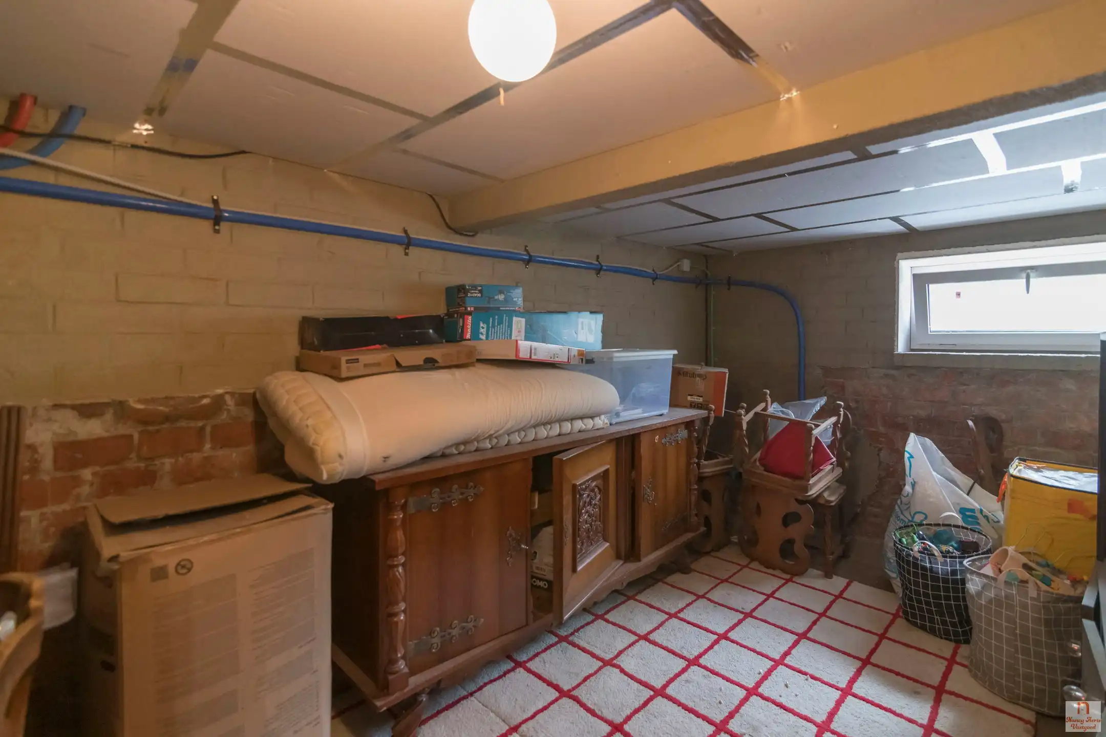 Ruime, vernieuwde woning met terras en tuin in Koersel foto 50