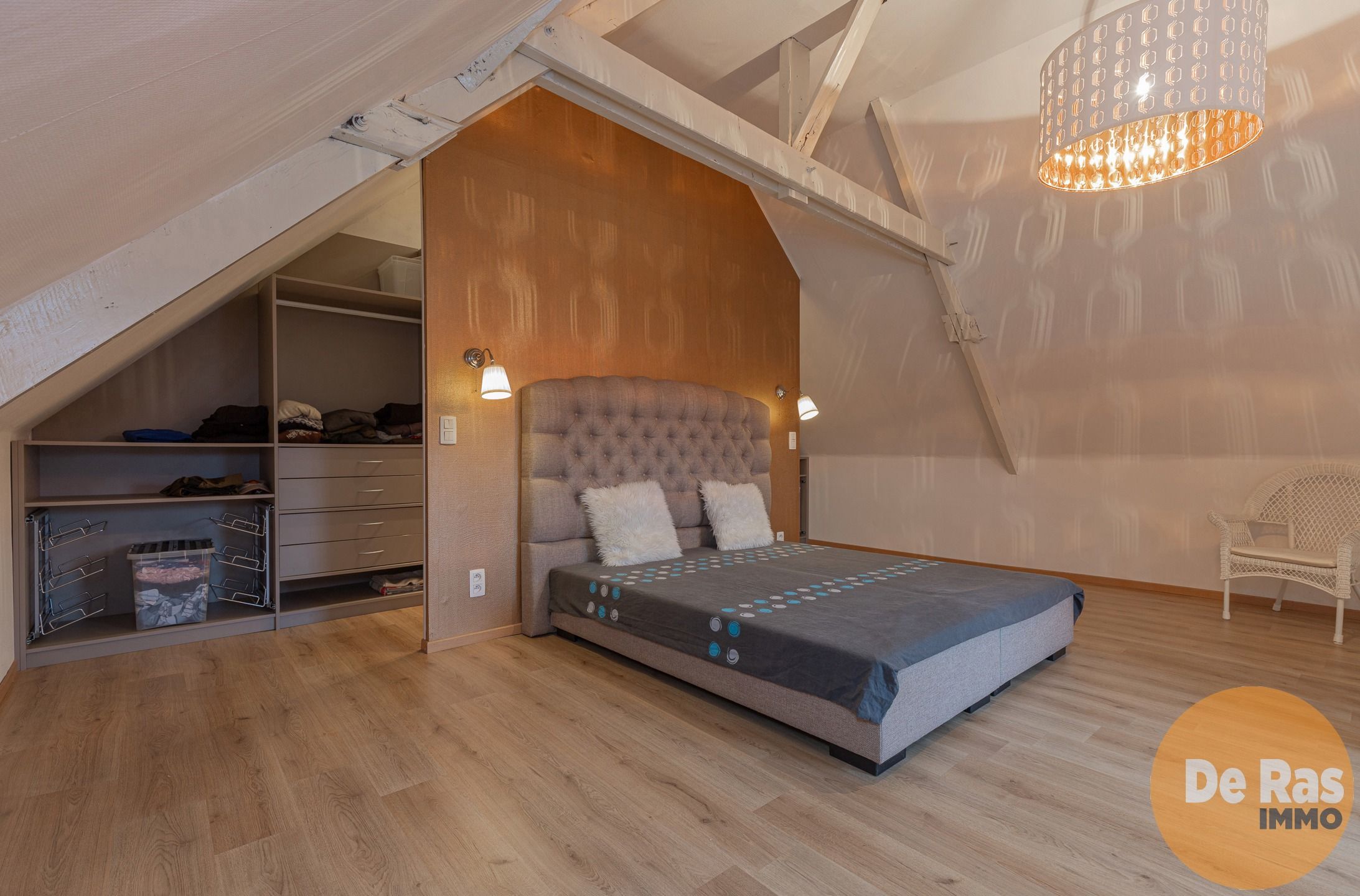 NIEUWERKERKEN - Gerenoveerde HOB met tuin op toplocatie foto 16