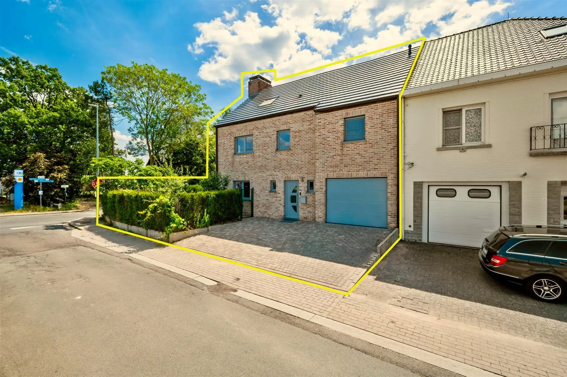 Knappe, ruime instapklare woning met 4 slpks, 2 bdks en tuin foto {{pictureIndex}}