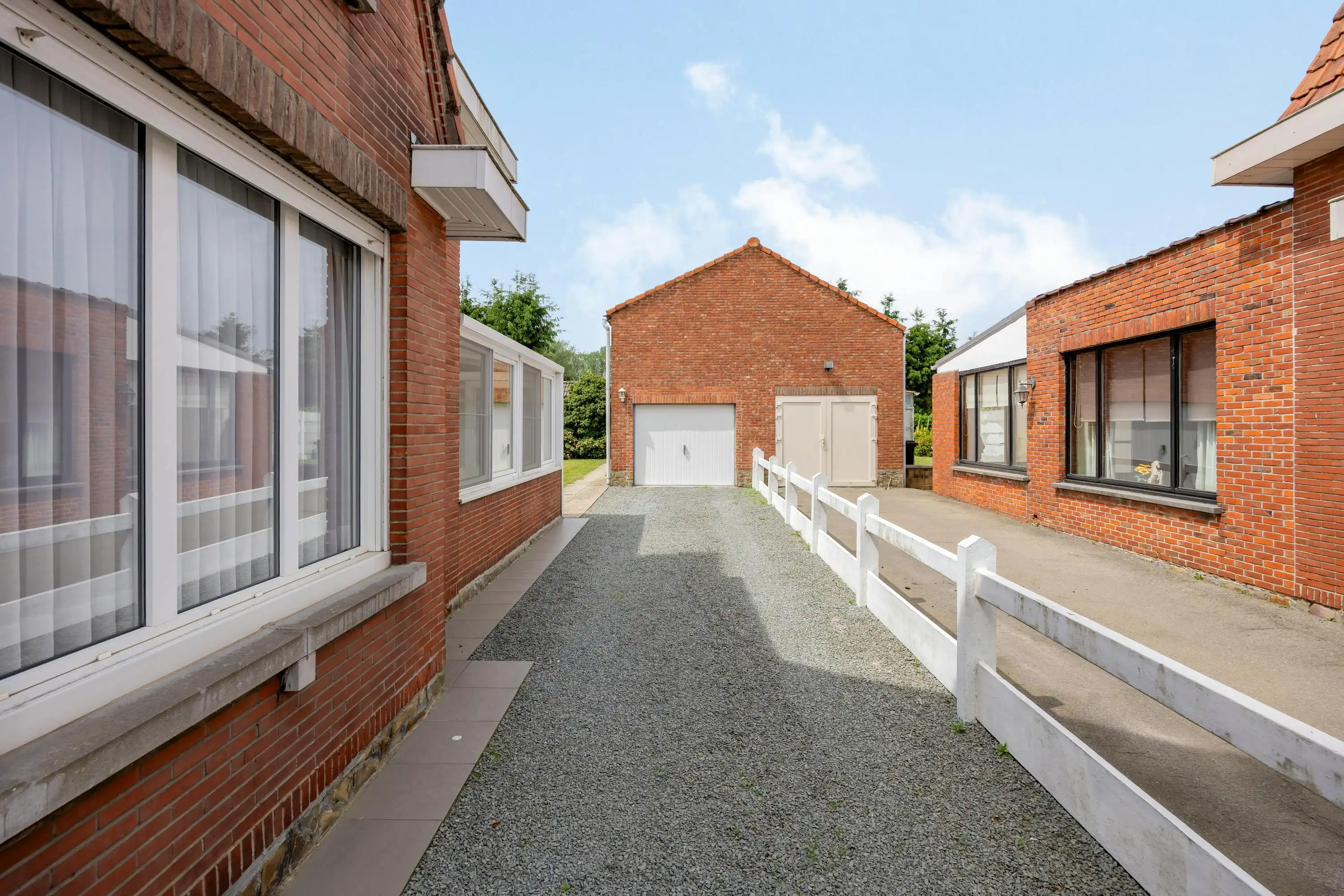 Te renoveren halfopen bebouwing met garage in Kruibeke  foto 19