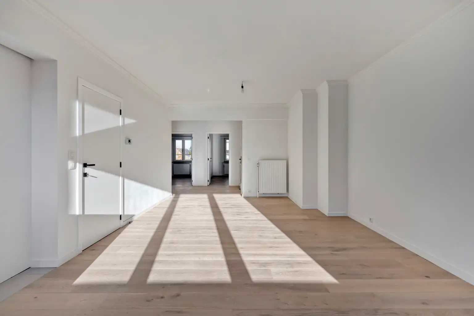 Volledig gerenoveerd en instapklaar 2 slaapkamer appartement foto 4