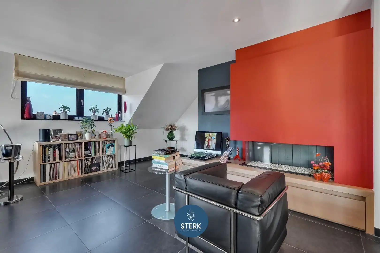 RIANTE DUPLEX MET 5 SLPKS, 2 BADKAMERS EN DUBBELE GARAGE IN CENTRUM LANAKEN ! foto 9