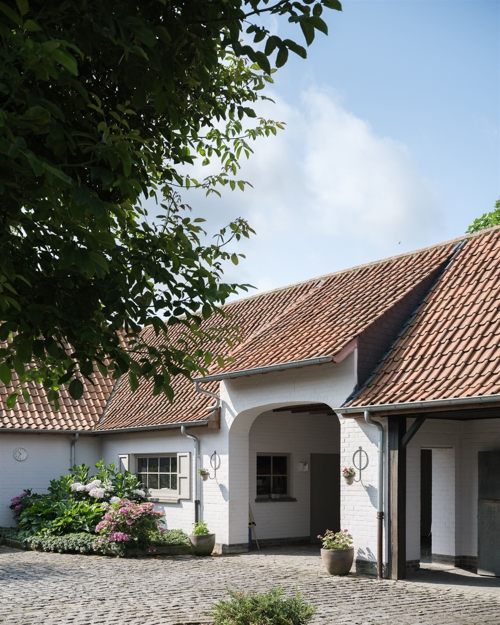 Romantisch landhuis met paardenstallen foto 25