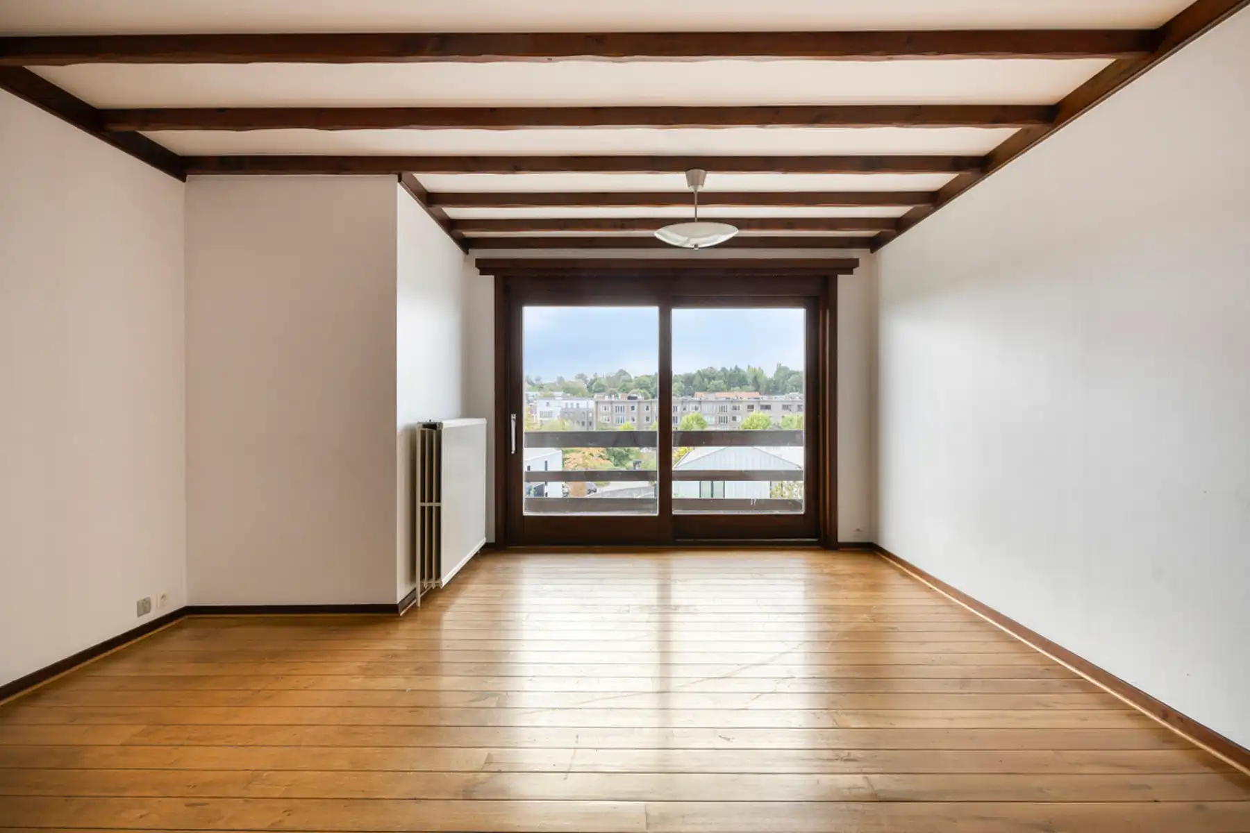 Appartementsgebouw met 5 app en achterliggende garages foto 24