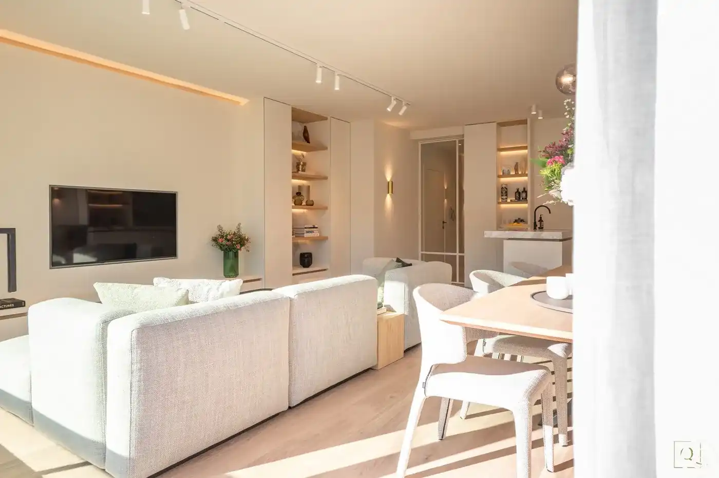 Luxueus gerenoveerd appartement vlakbij de winkels, het strand en de zee. foto 12