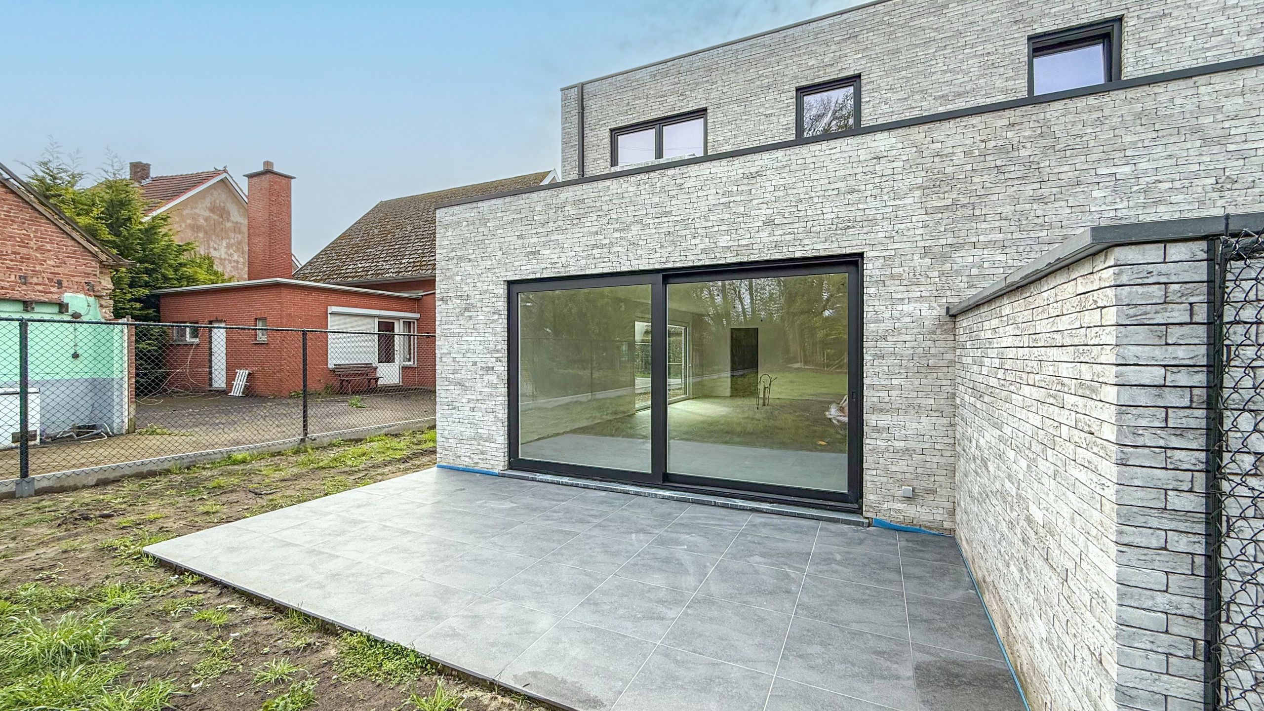 Nieuwbouwwoning (casco+) met 3 slpkms, terras en ruime tuin! foto 36