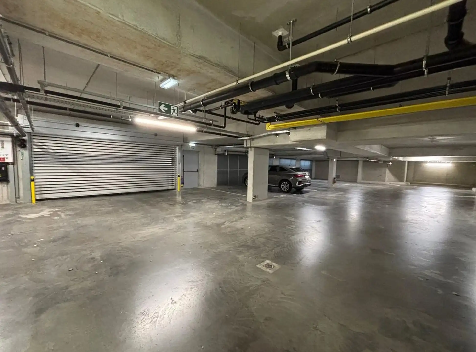 Ondergrondse parkeerplaats in het centrum van Genk foto 2