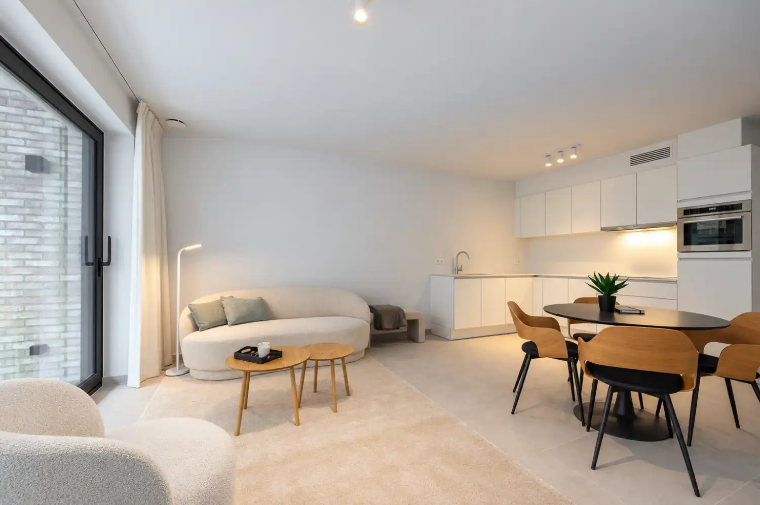 Nieuwbouwappartement met 2 slaapkamers te koop in het hartje van Oostende foto {{pictureIndex}}