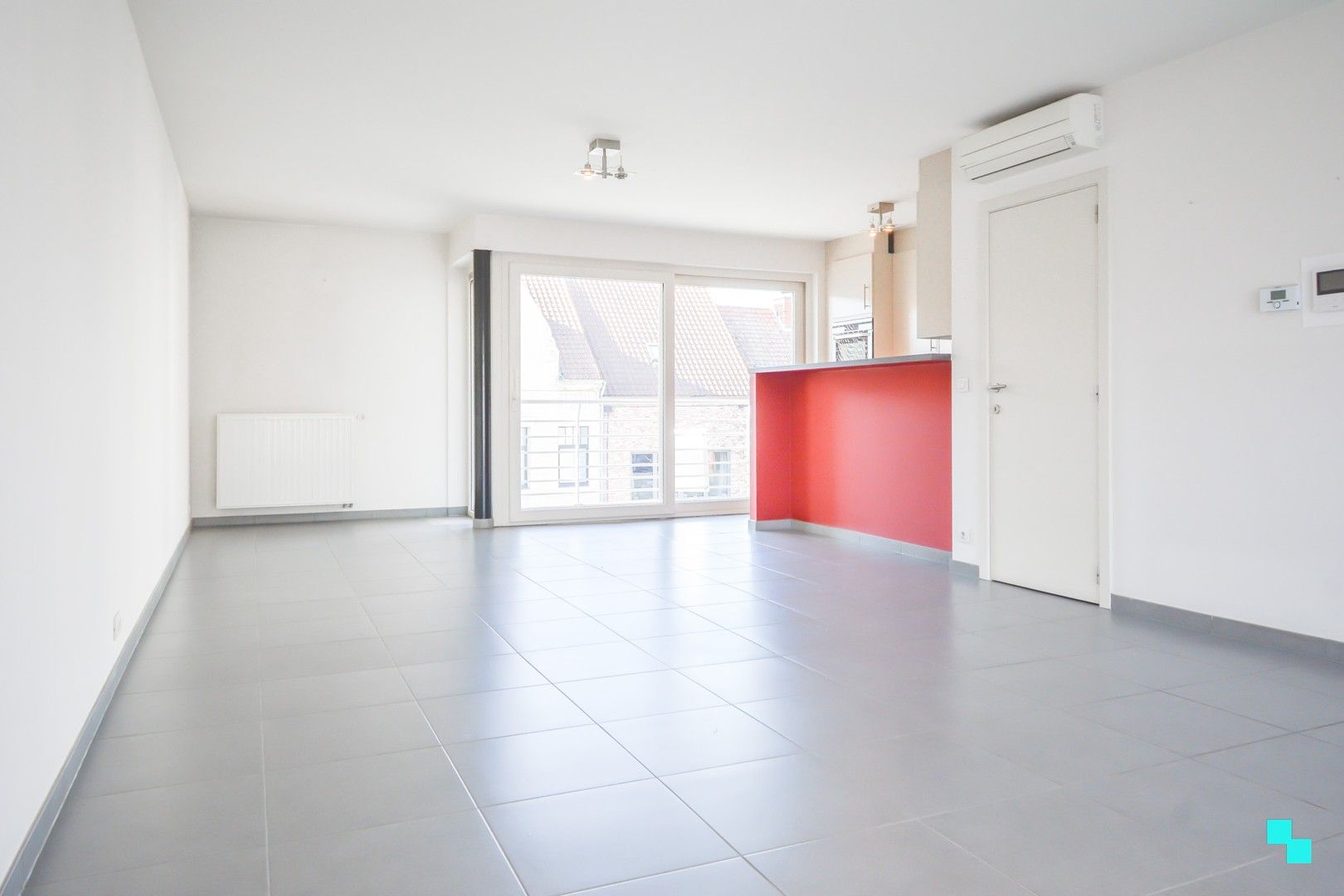 Instapklaar, energiezuinig appartement met staanplaats te Roeselare foto 3